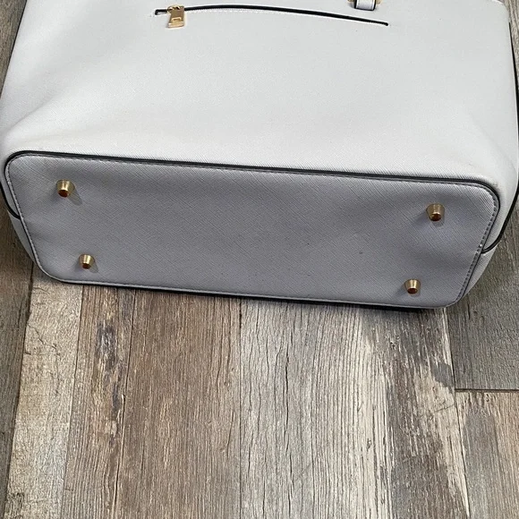 Elegant Gray Tote Bag - Picture 5 of 16